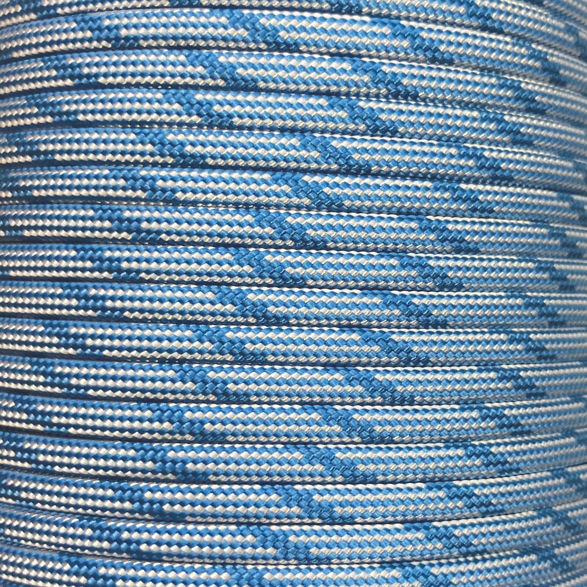 Paracord 550 Type III Nylon Cord, 38 colors, Blue-White Finnish Flag (372) Blue-White Finnish Flag (372)