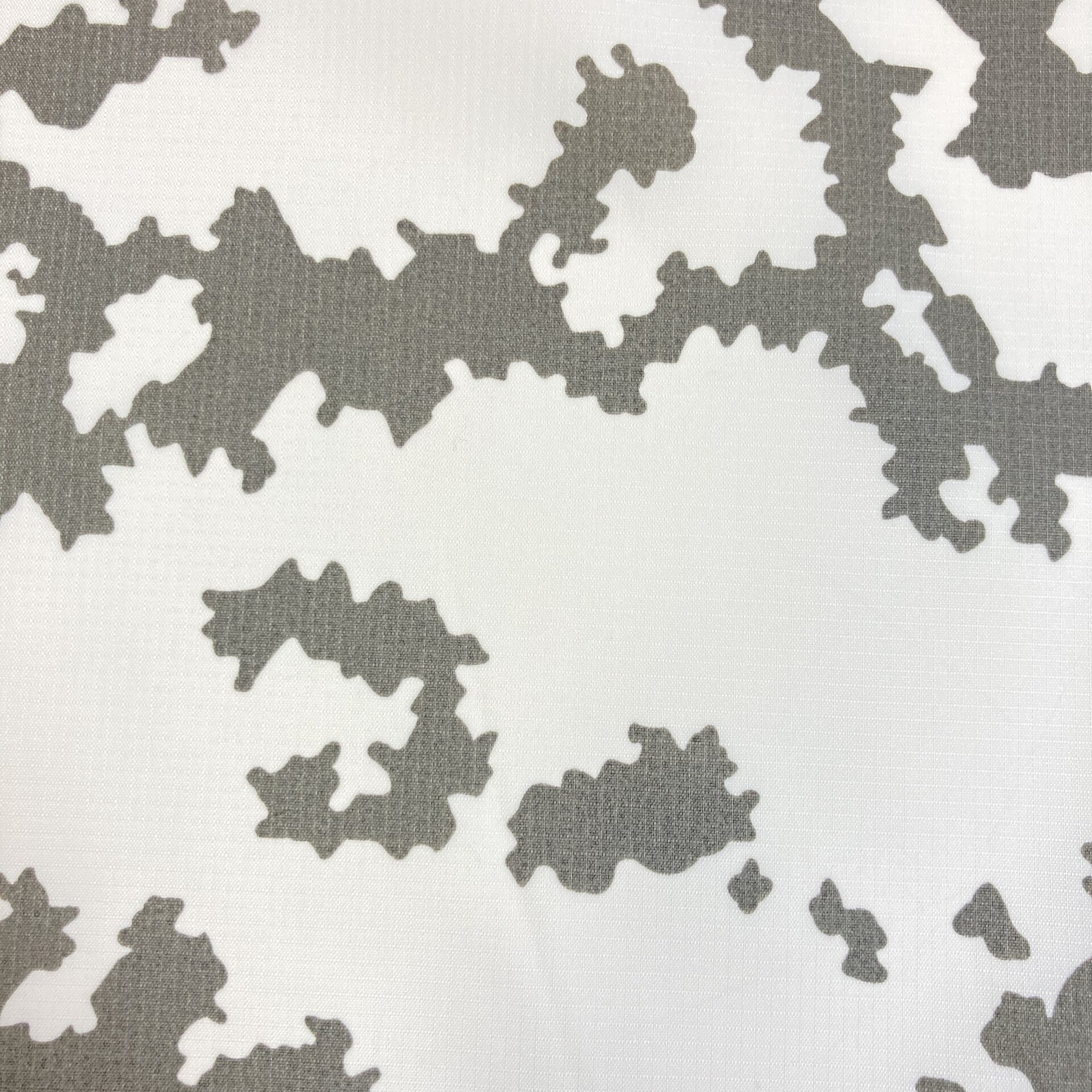 M05 Camo Rip-Stop Tarp Fabric 100 g/m², M05 Snow Camo (9694), NIR compliant (natural colors also when viewed through night vision devices), 2nd quality: water column only 3000 to 5000 mm M05 Snow Camo