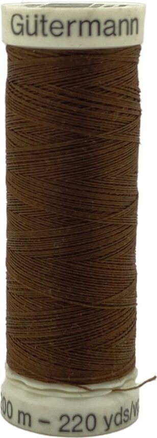 Guetermann #100 Polyester Thread 200 m, 694 - Brown Brown (694)