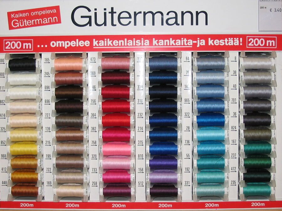 Guetermann #100 Polyester Thread 200 m, 269 - Green (M05) Green (M05) (269)