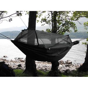 DD Hammocks Frontline sääskiverkollinen riippumatto