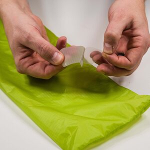GearAid Tenacious Tape SilNylon Patches korjauspaikka silikonoiduille kankaille 2 kpl